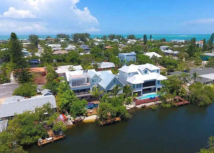 A Shore Thing - Second To None Spacious Waterfront Luxury Dock Pool Spa Rooftop Water Views Anna Maria